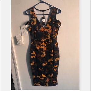Never worn Boohoo midi dress